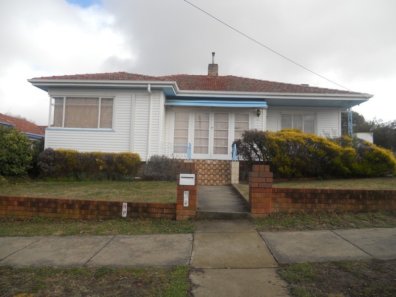 18 Marsh Street, Armidale NSW 2350