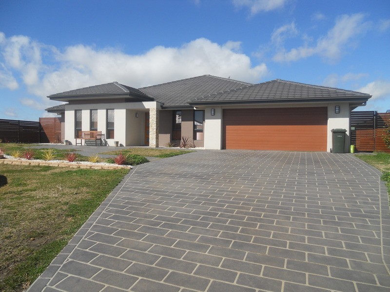 9 Hardman Close, Armidale NSW 2350