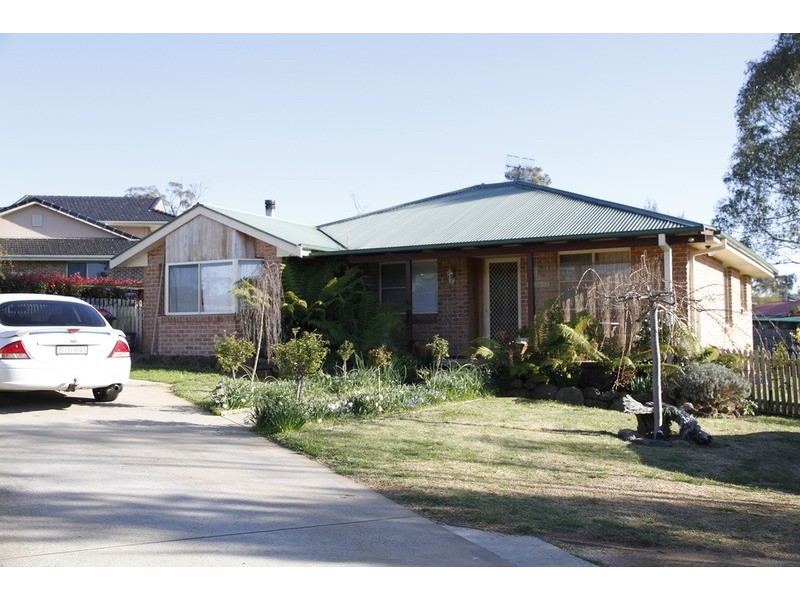 8 Erin Court, Armidale NSW 2350