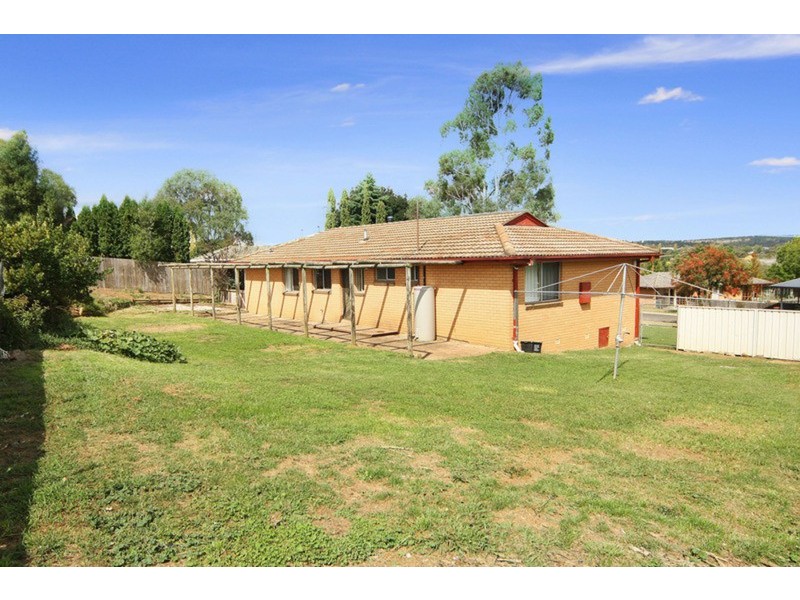 3 Carey Avenue, Armidale NSW 2350