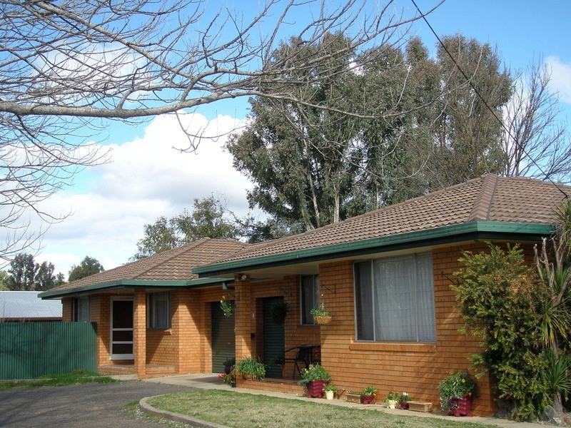 2/227 Canambe Street, Armidale NSW 2350