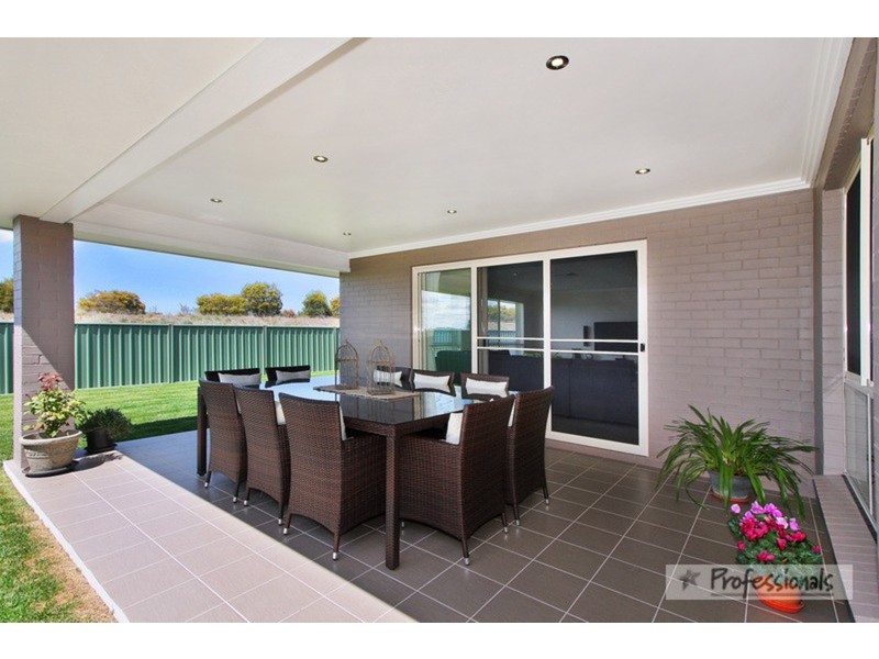 4 Mason  Crescent, Armidale NSW 2350