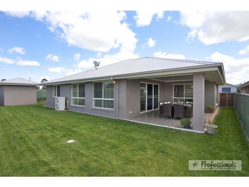 4 Mason  Crescent, Armidale NSW 2350