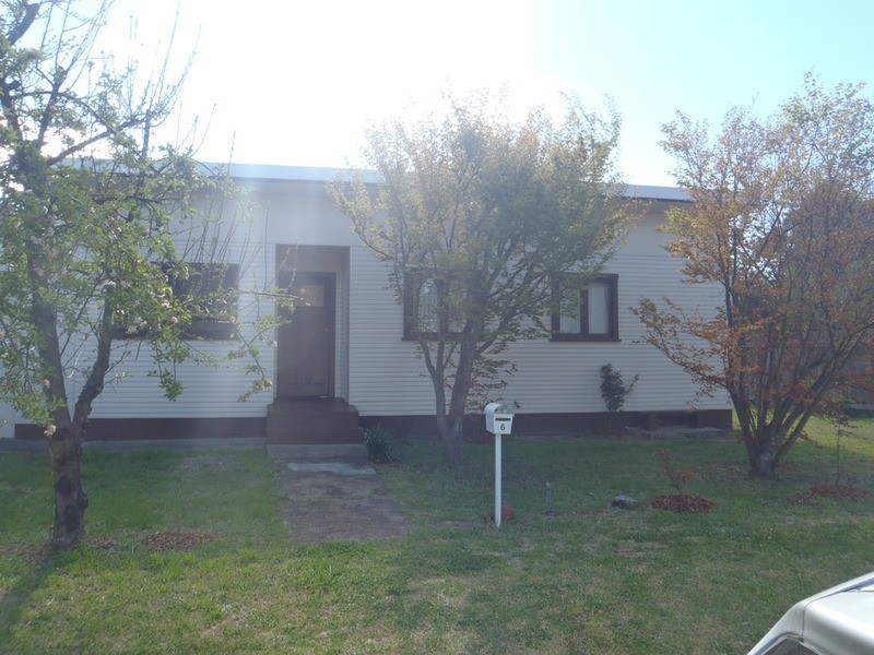 6 Glenelg Road, Armidale NSW 2350