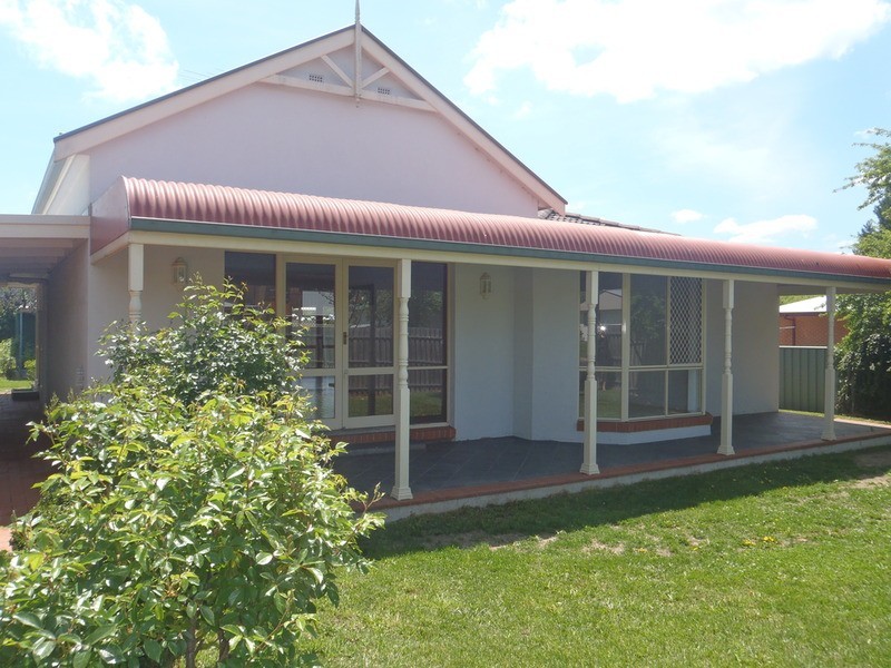 7 Claude Street, Armidale NSW 2350