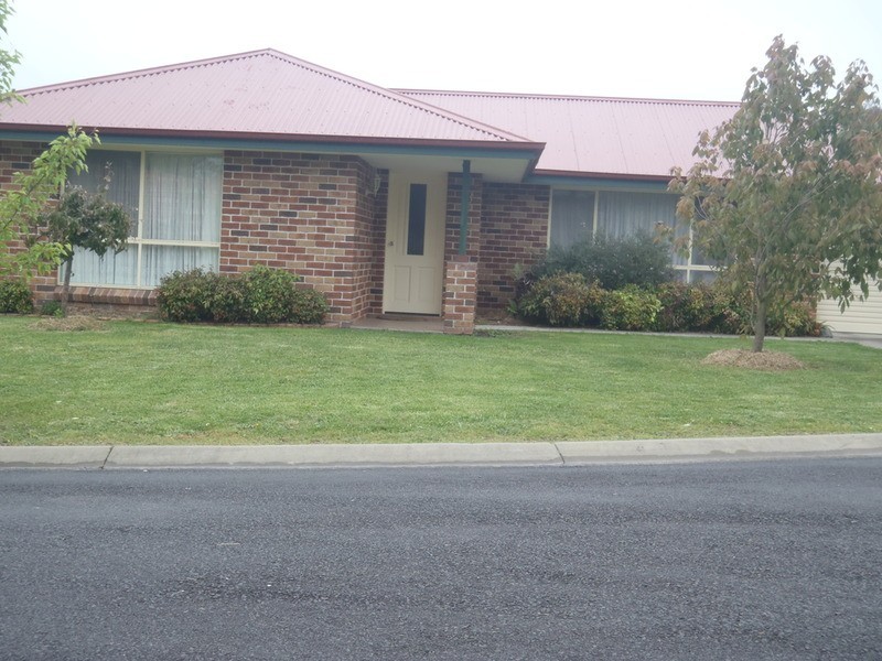 3 Clara Crescent, Armidale NSW 2350