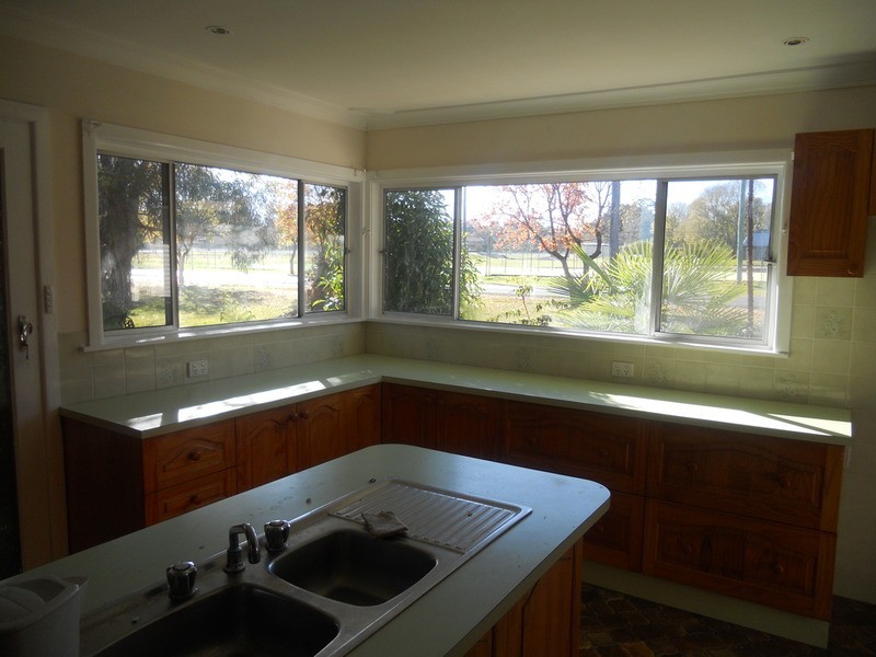 18 Ryanda Street, Guyra NSW 2365
