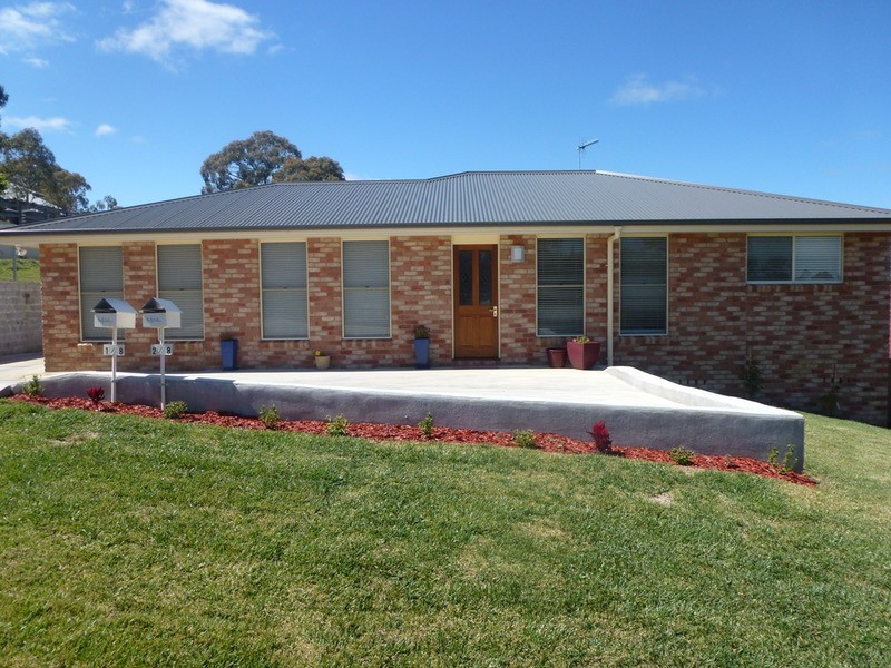 1/8 Amber Close, Armidale NSW 2350