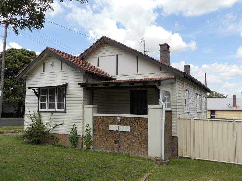 37 & 39  Marsh Street, Armidale NSW 2350