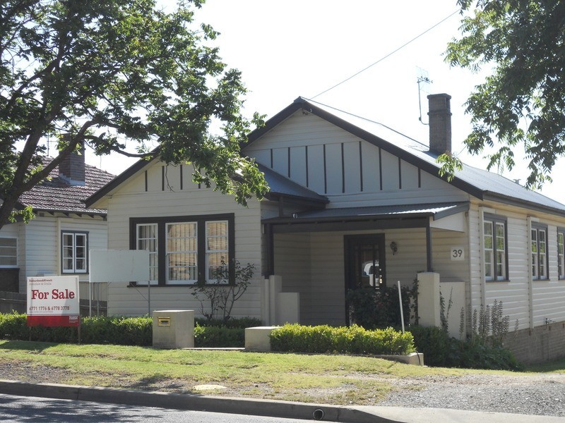 37 & 39  Marsh Street, Armidale NSW 2350
