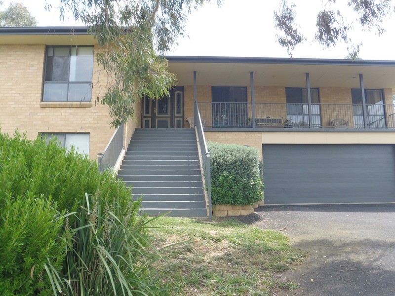 69 Ashtree Drive, Armidale NSW 2350