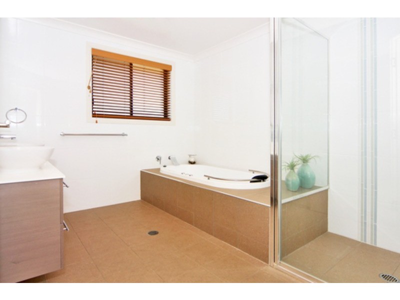 1 Illallangi Close, Armidale NSW 2350