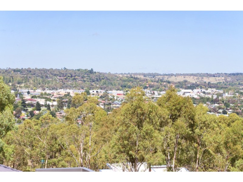 1 Illallangi Close, Armidale NSW 2350