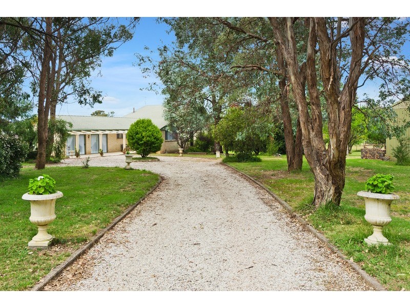 233 Castledoyle Road, Armidale NSW 2350