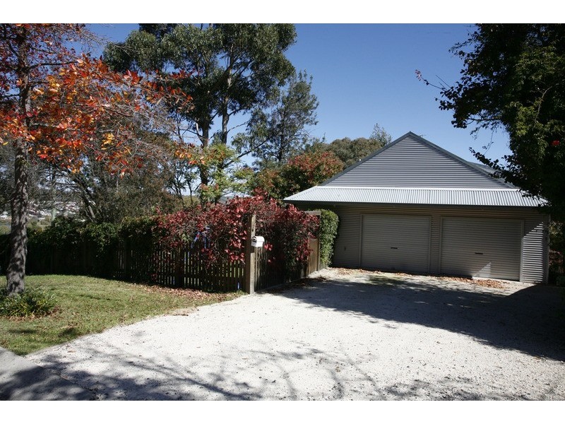 2 Nyssa Street, Armidale NSW 2350