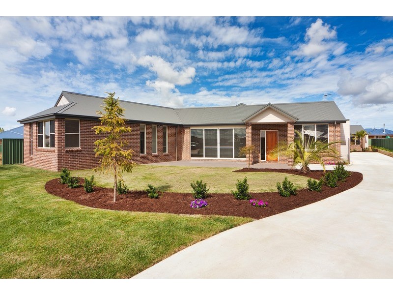 1/7 Netherton Park Avenue, Armidale NSW 2350