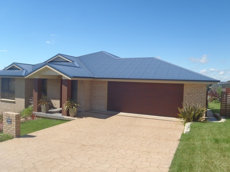 10 McCarthy Crescent, Armidale NSW 2350