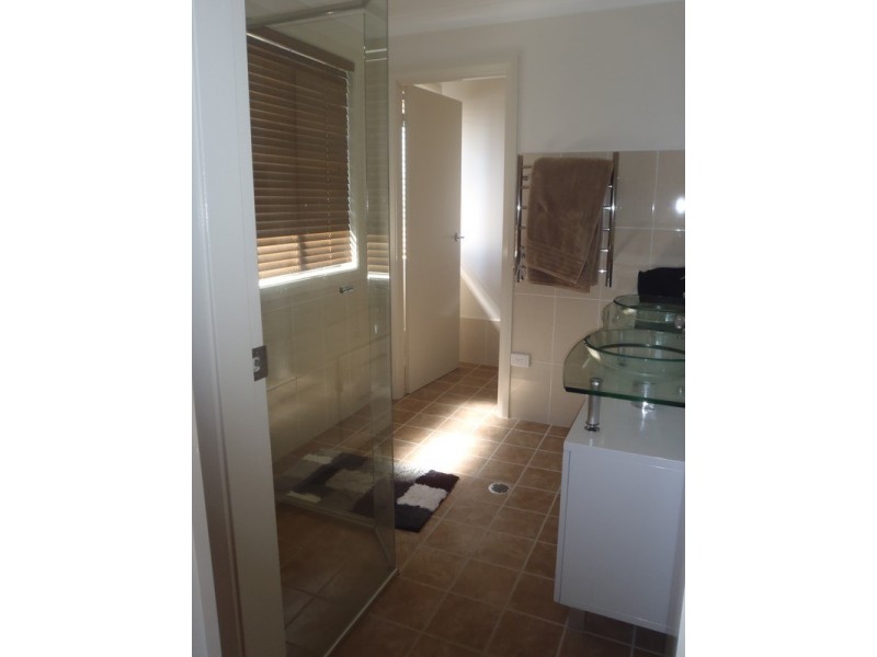 10 McCarthy Crescent, Armidale NSW 2350