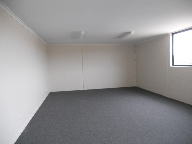 4B Southern Cross  Drive, Armidale NSW 2350
