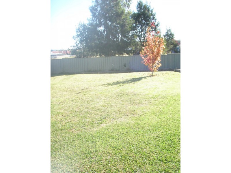 4 Eva Place, Armidale NSW 2350