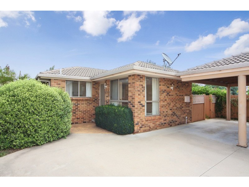 2/16 Naughten Avenue, Armidale NSW 2350