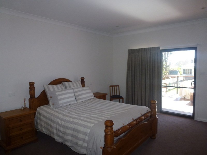1 St Cuthberts Avenue, Armidale NSW 2350