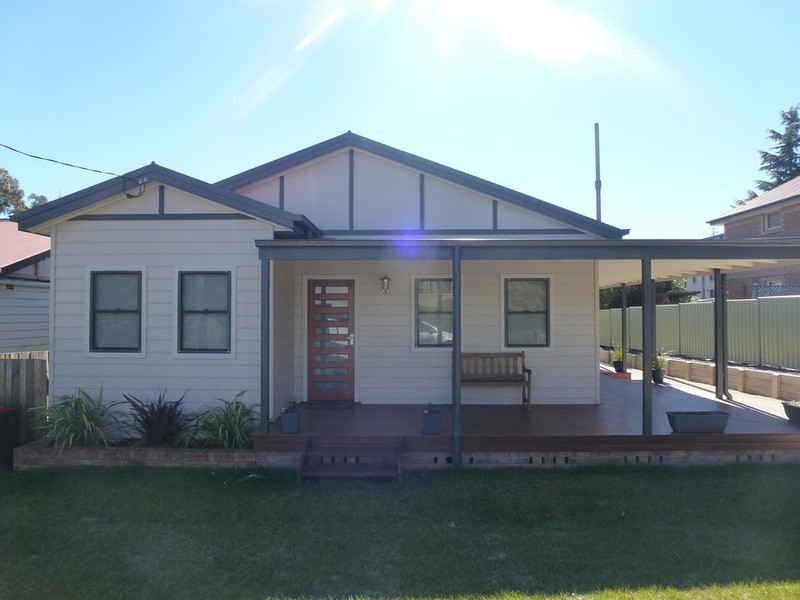 1 St Cuthberts Avenue, Armidale NSW 2350