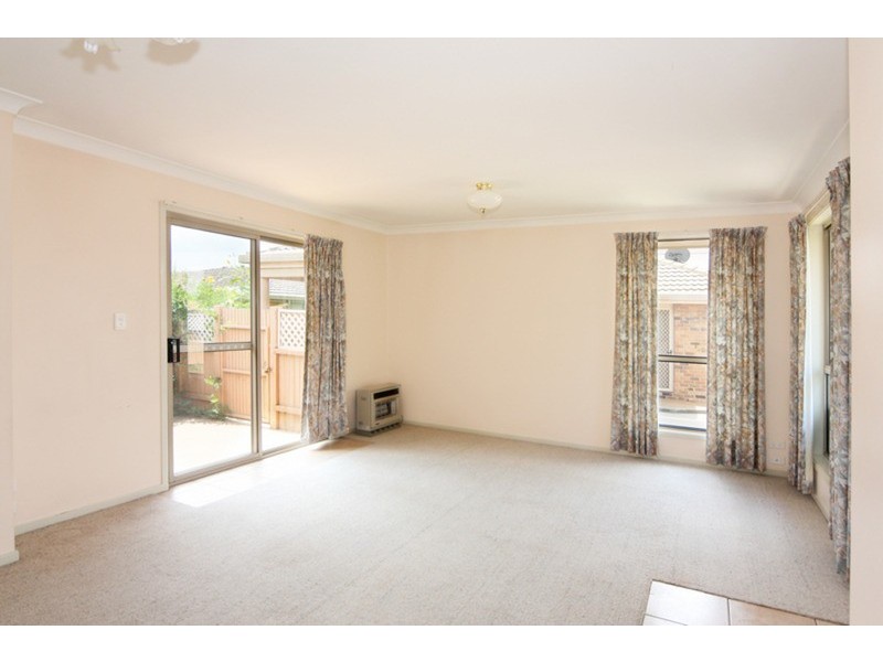 2/16 Naughten Avenue, Armidale NSW 2350