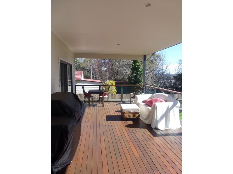 1 St Cuthberts Avenue, Armidale NSW 2350