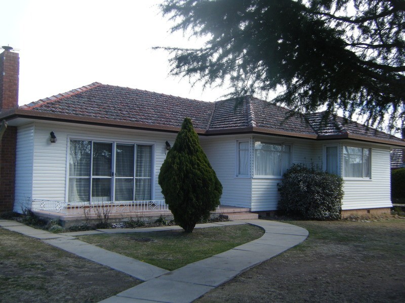 122 Barney Street, Armidale NSW 2350