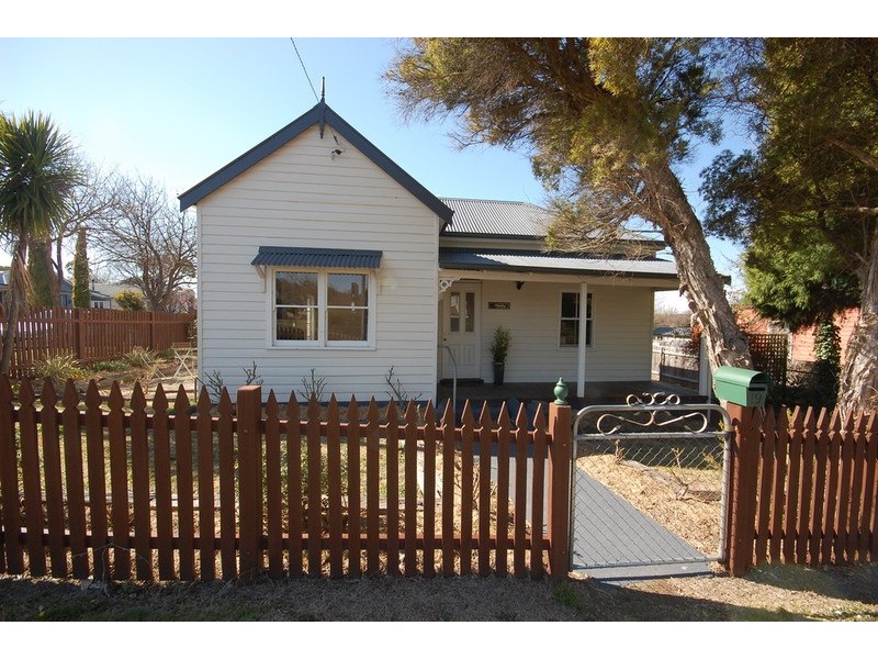 19 Marsh Street, Armidale NSW 2350