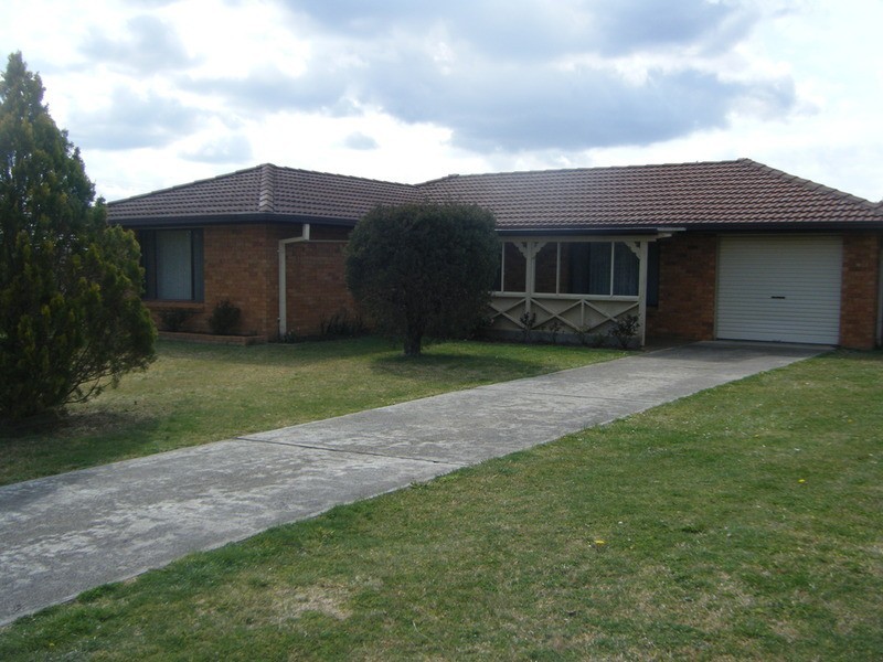 3 Phyllis Crescent, Armidale NSW 2350