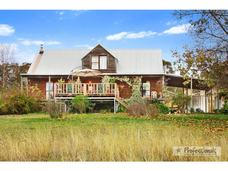 139 Kalinda Road, Armidale NSW 2350