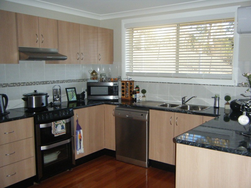 2/8 Amber Close, Armidale NSW 2350