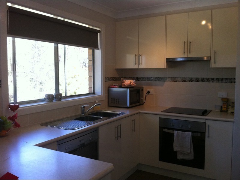 16 Campion Parade, Armidale NSW 2350