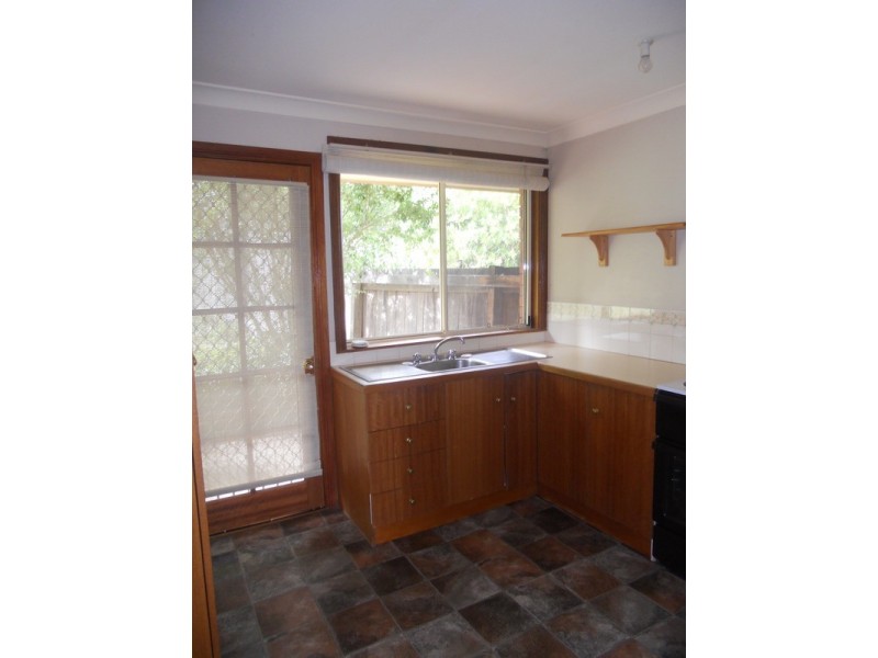 2/16 Napier Court, Armidale NSW 2350