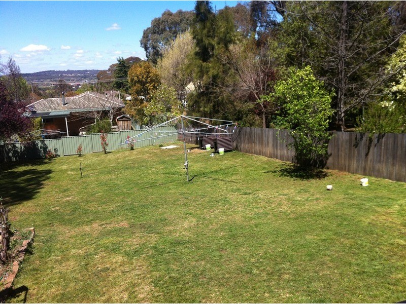 16 Campion  Parade, Armidale NSW 2350