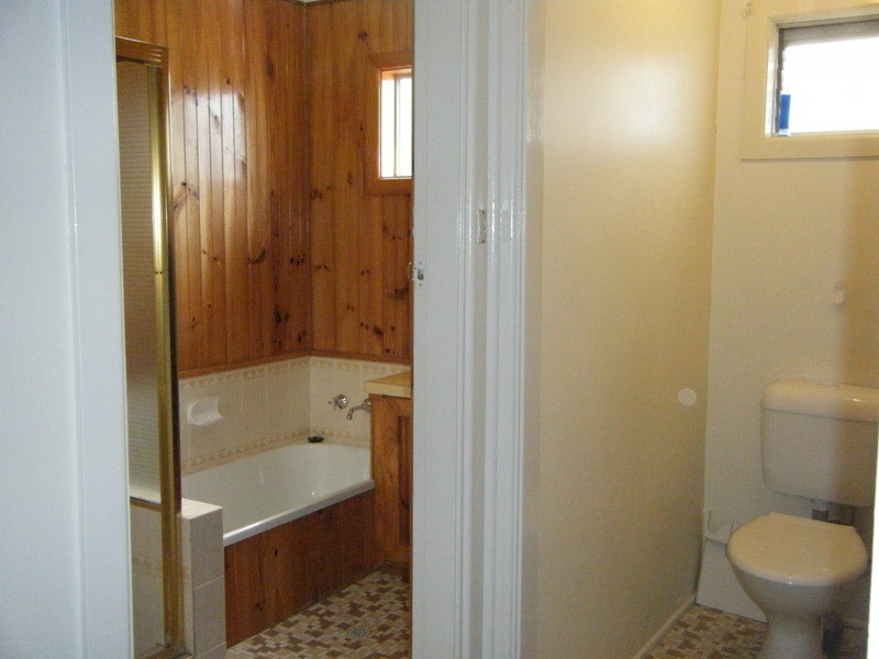 32 Chestnut Avenue, Armidale NSW 2350