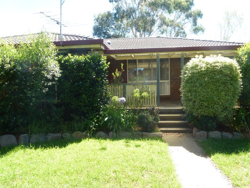 11 Baldwyn Street, Armidale NSW 2350