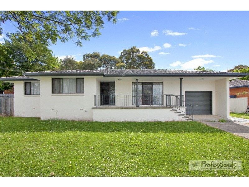 35 Glass  Street, Armidale NSW 2350