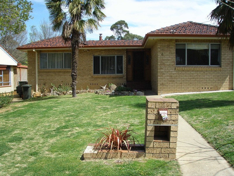 4 Mayfield Avenue, Armidale NSW 2350