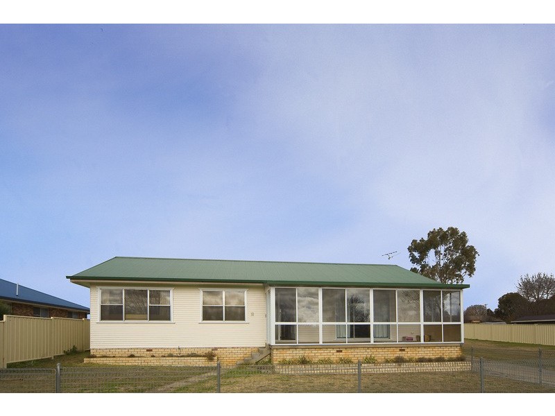 18 Wigan Avenue, Armidale NSW 2350