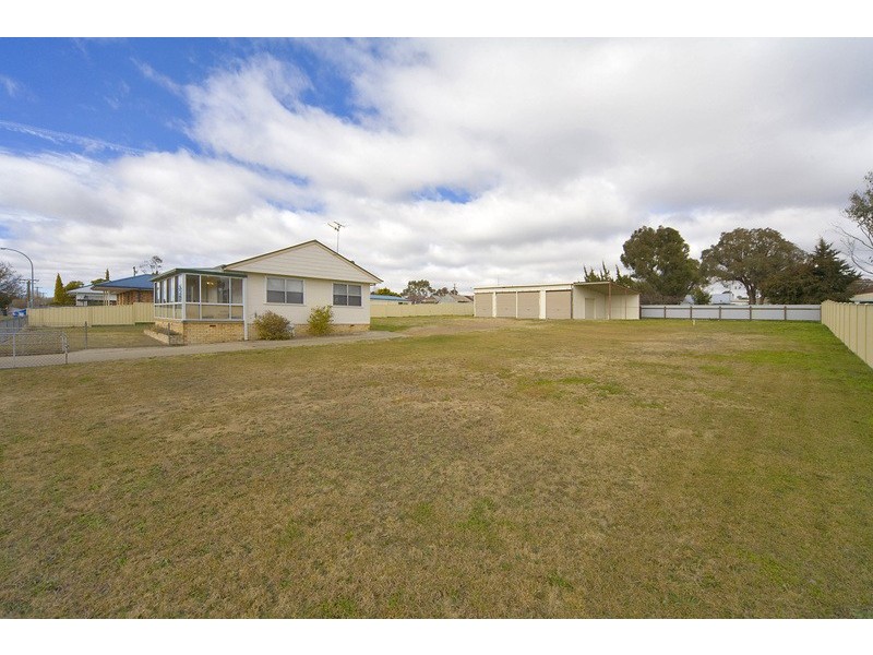 18 Wigan Avenue, Armidale NSW 2350