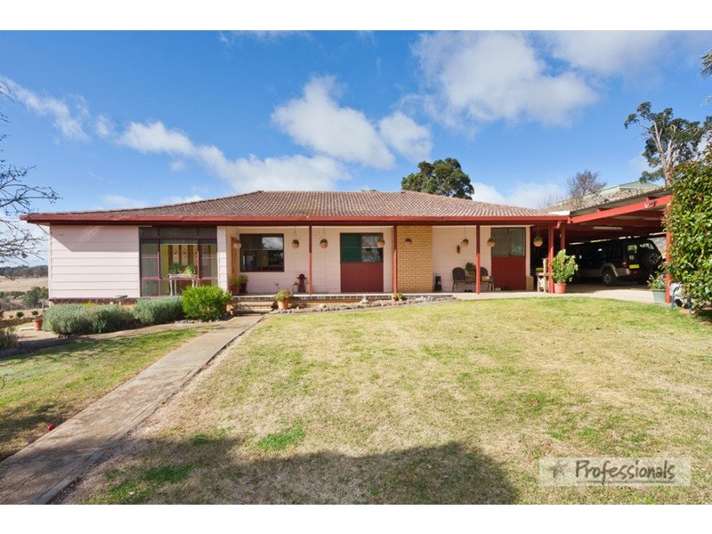 44 Pomona  Road, Uralla NSW 2358