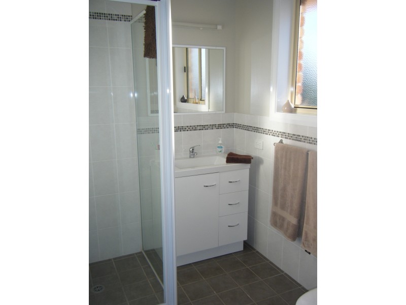 2/8 Amber Close, Armidale NSW 2350