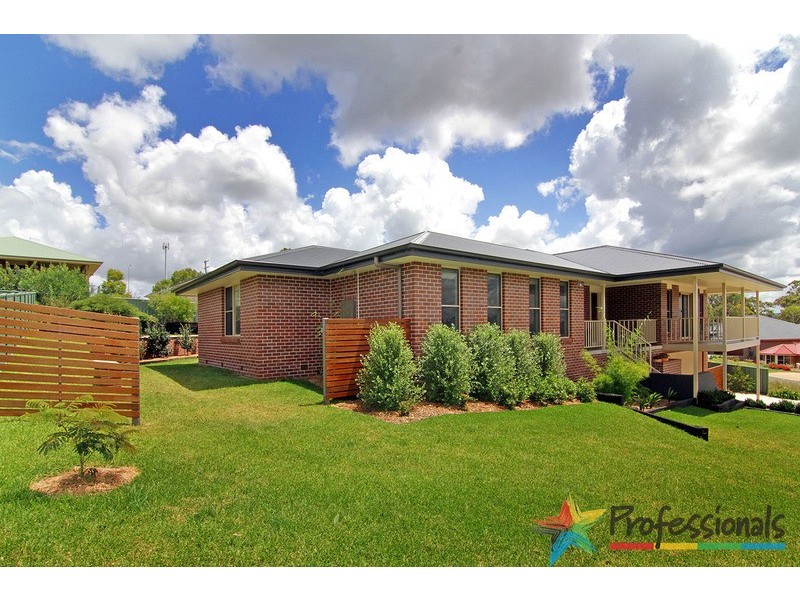 12 Hinton Terrace, Armidale NSW 2350