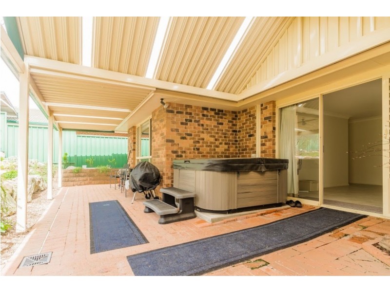 1  Williams Place, Armidale NSW 2350
