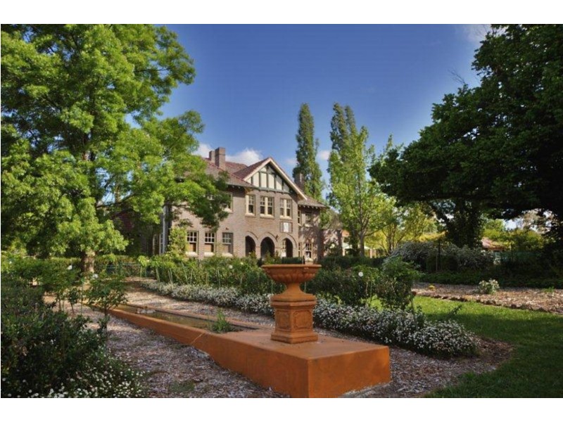 2/2 Uralla Road, Armidale NSW 2350