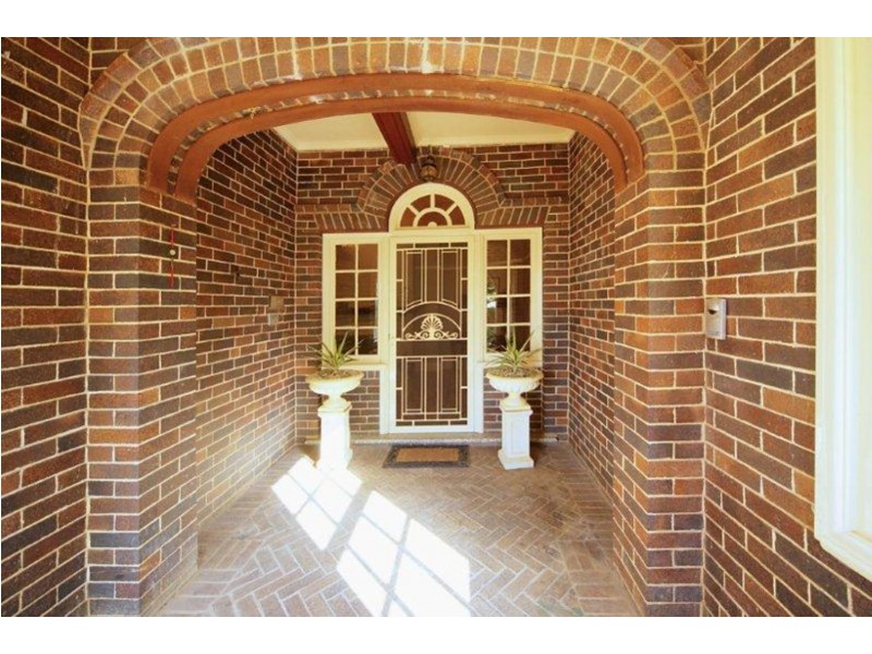 2/2 Uralla Road, Armidale NSW 2350