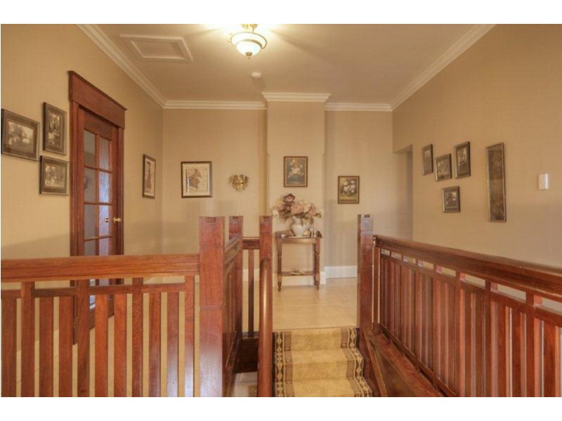2/2 Uralla Road, Armidale NSW 2350